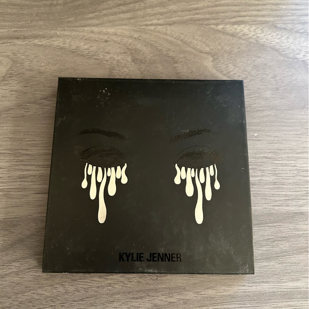 Kylie Jenner palette